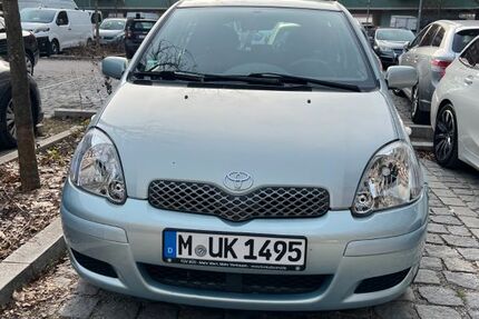 Toyota Yaris 156.000 km 3.800 &euro; München 80637