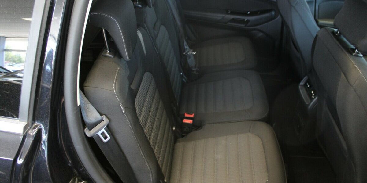 Ford S-Max 2.0 EcoBlue Aut. TITANUM 99.970 km 21.980 &euro; Euskirchen 53881