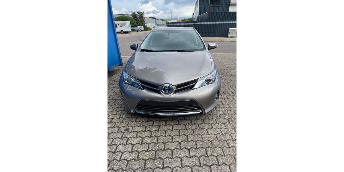 Toyota Auris 91.000 km 12.500 &euro; Wadern 66687