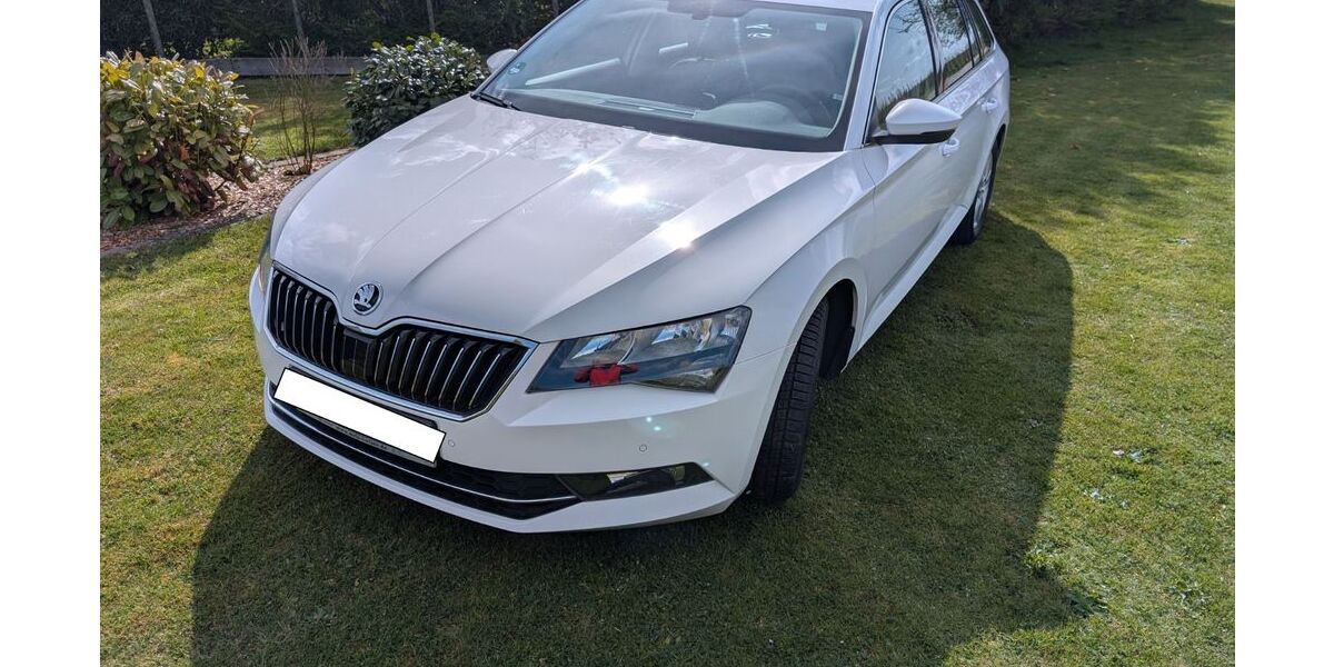 Skoda Superb 128.500 km 15.900 &euro; Stade 21680