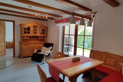 3-Zi Einliegerwohnung teilmöbliert im EFH mit Loggia und Terrasse ( mit separatem Eingang) 3 zimmer