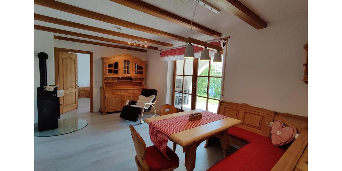 3-Zi Einliegerwohnung teilmöbliert im EFH mit Loggia und Terrasse ( mit separatem Eingang) 3 zimmer