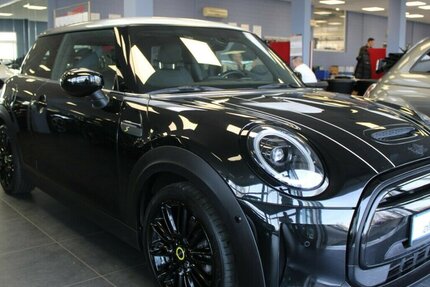 Mini Cooper SE Classic Trim - Navi - LED - SHZ - PDC - 43.285 km 16.480 &euro; Euskirchen 53881