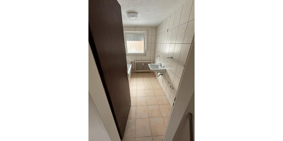 Mehrfamilienhaus, Wohnhaus Albstadt Gemarkung Onstmettingen - 4 Zimmer, 78 m&sup2;, 900&euro; | Angebot:24806444