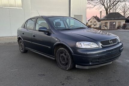Opel Astra 211.000 km 1.390 &euro; Jößnitz 08547