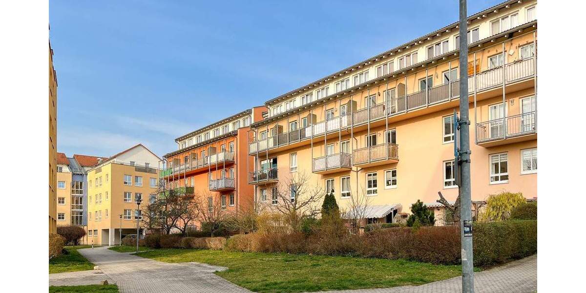 Ruhig gelegene 3-Raumwohnung mit Parkett, 2 Balkonen und Tiefgaragenstellplatz 3 zimmer