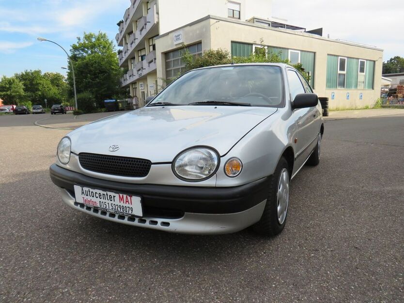 Toyota Corolla 50.000 km 3.950 € Fellbach 70736