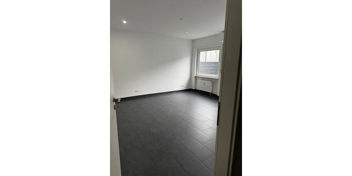 Erdgeschoßwohnung Karlsruhe Knielingen - 2 Zimmer, 80 m&sup2;, 1.400&euro; | Angebot:25870572