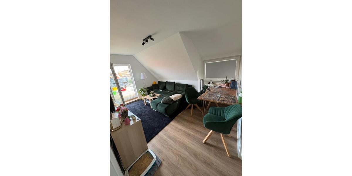 Dachgeschoßwohnung Adendorf - 3 Zimmer, 64 m&sup2;, 825&euro; | Angebot:25857206