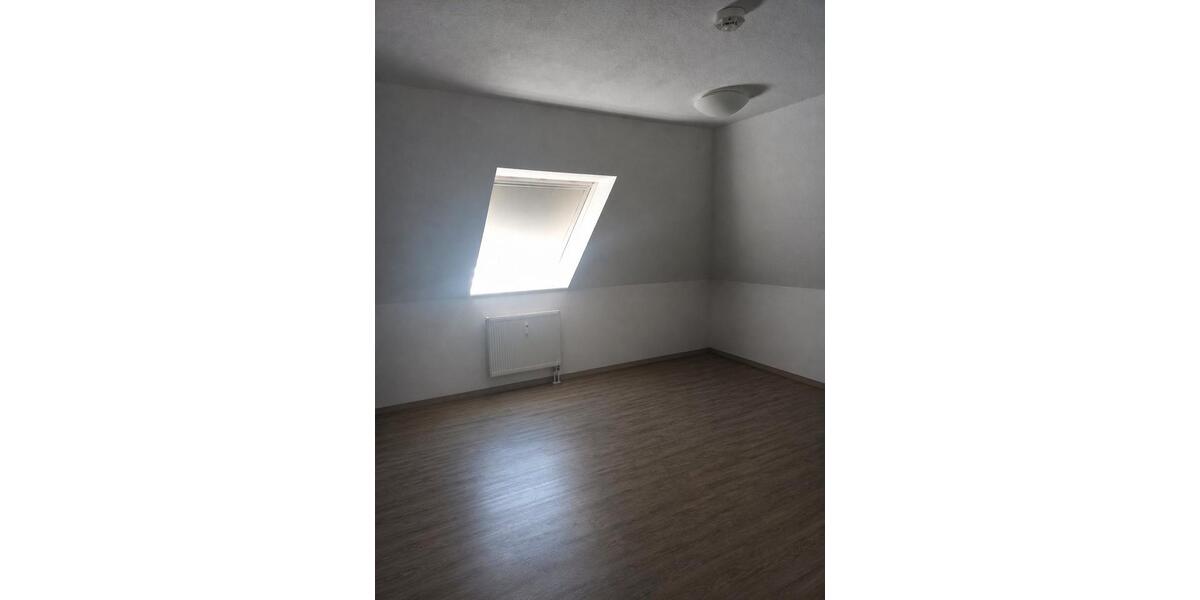Dachgeschoßwohnung Heide - 1 Zimmer, 32 m&sup2;, 320&euro; | Angebot:26396872
