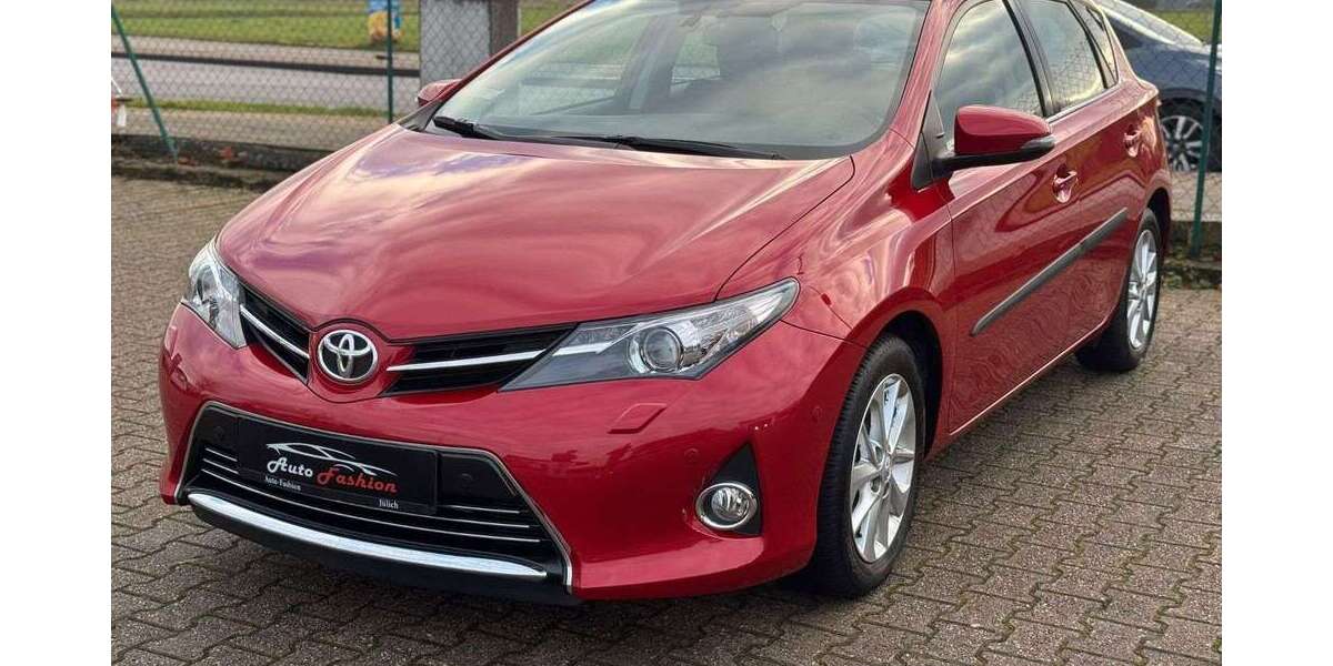 Toyota Auris 39.800 km 14.450 &euro; Jülich 52428