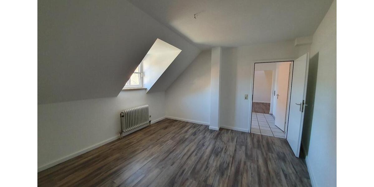 Maisonettenwohnung Waldshut-Tiengen Tiengen - 4.5 Zimmer, 122 m&sup2;, 1.200&euro; | Angebot:25102715
