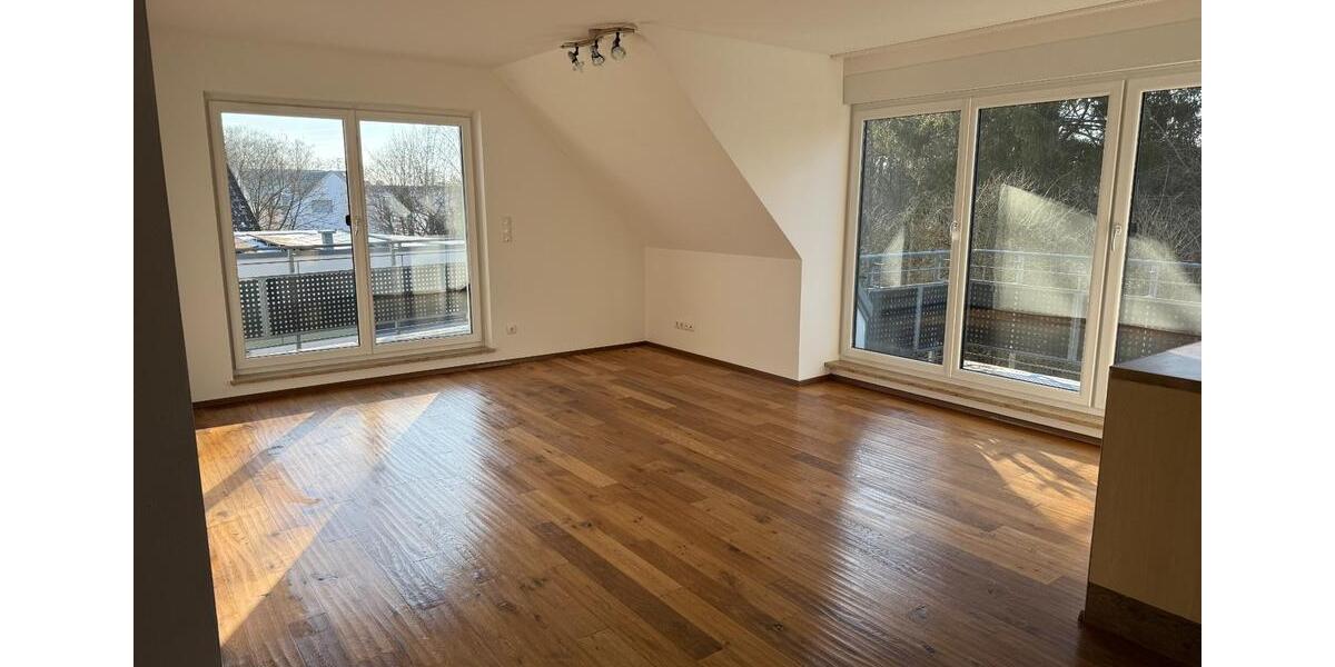 Zentrale 3 Zimmer DG Whg. mit 2 Balkonen, Aufzug & Stellplatz PAF 3 zimmer