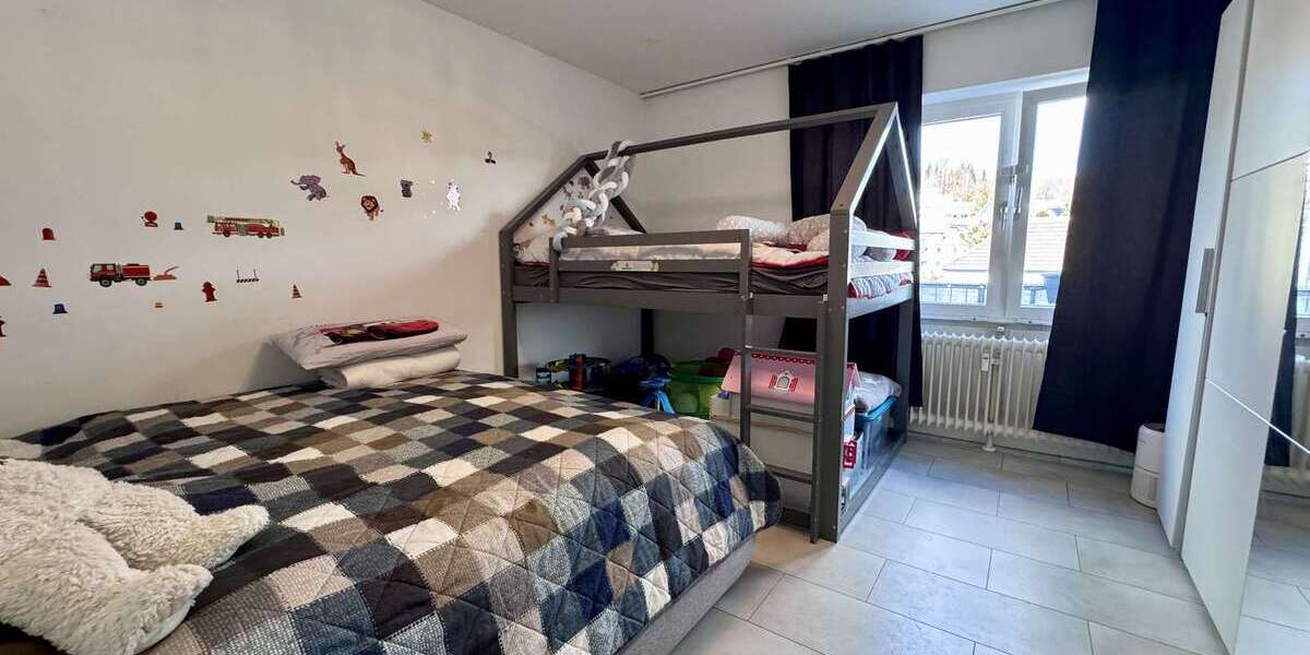 Traumhafte 3,5-Zimmer-Wohnung mit großem Balkon, herrlicher Aussicht, Garage und inkl.Einbauküche - Etagenwohnung Velbert Pöthen | Angebot:24740227