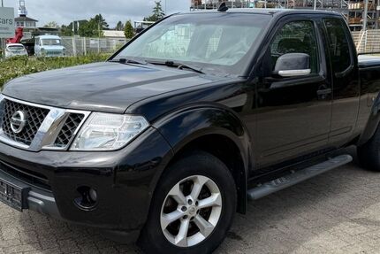Nissan Navara 248.000 km 8.990 &euro; Schleswig 24837