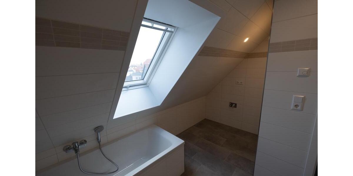 Dachgeschoßwohnung Nienburg (Saale) - 3 Zimmer, 75 m&sup2;, 825&euro; | Angebot:27634235