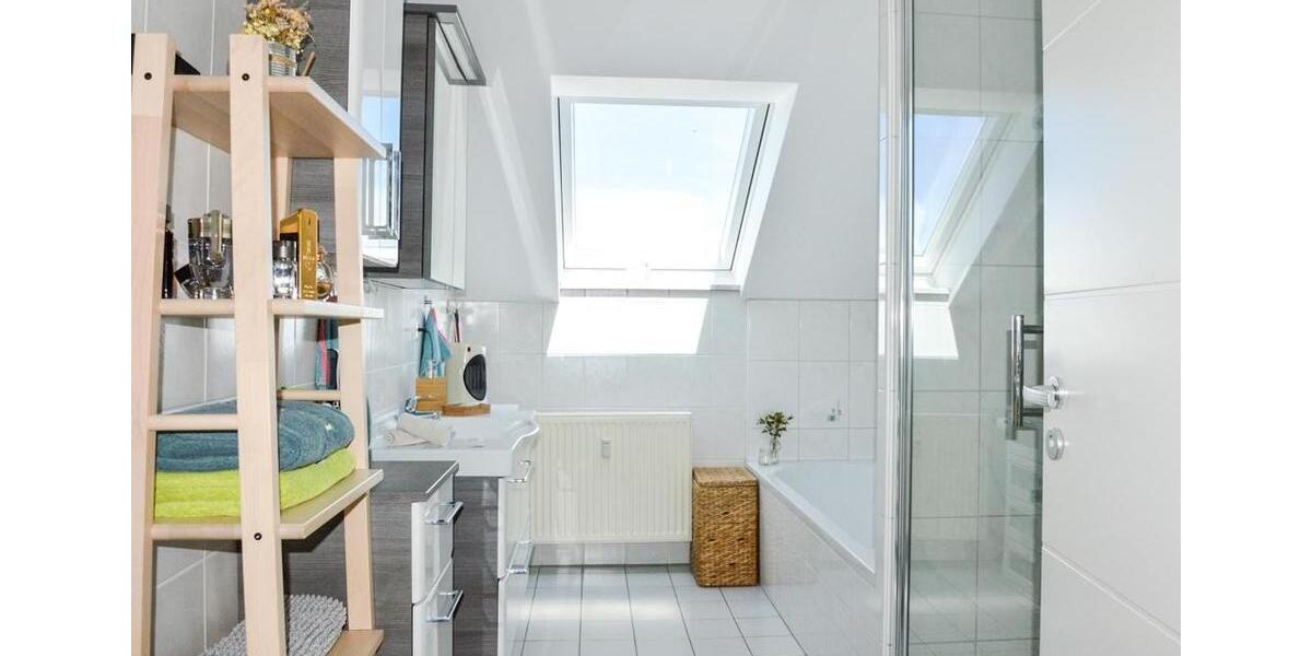 Dachgeschoßwohnung Sennfeld - 4.5 Zimmer, 108 m&sup2;, 890&euro; | Angebot:25900773