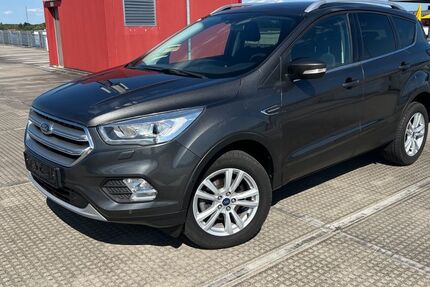 Ford Kuga 74.400 km 10.990 &euro; München 81829