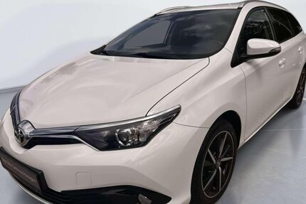 Toyota Auris Touring Sports 117.605 km 12.480 &euro; Velden 84149