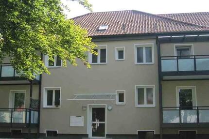 Schöner Wohnen: Frisch renovierte, geräumige 2-Zimmer-Wohnung mit großer Wohnküche!