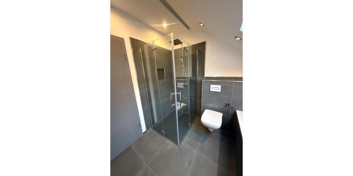 Dachgeschoßwohnung Siegen - 4 Zimmer, 103 m&sup2;, 1.200&euro; | Angebot:25402751