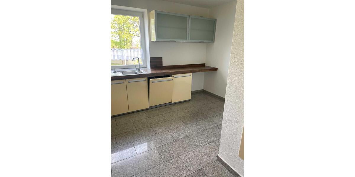Etagenwohnung Diesdorf - 4 Zimmer, 127 m&sup2;, 570&euro; | Angebot:26426156