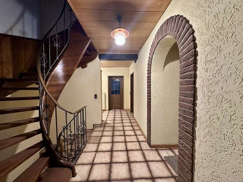 Haus zum Kaufen in Kall 280.000 € 249 m²