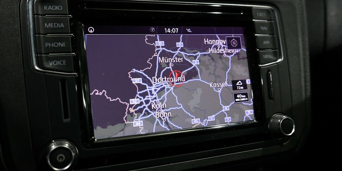 VW Caddy Maxi KOMBI 2.0 TDI DSG 1.HAND / NAVI+, ACC 143.000 km 20.555 &euro; Hamm 59077