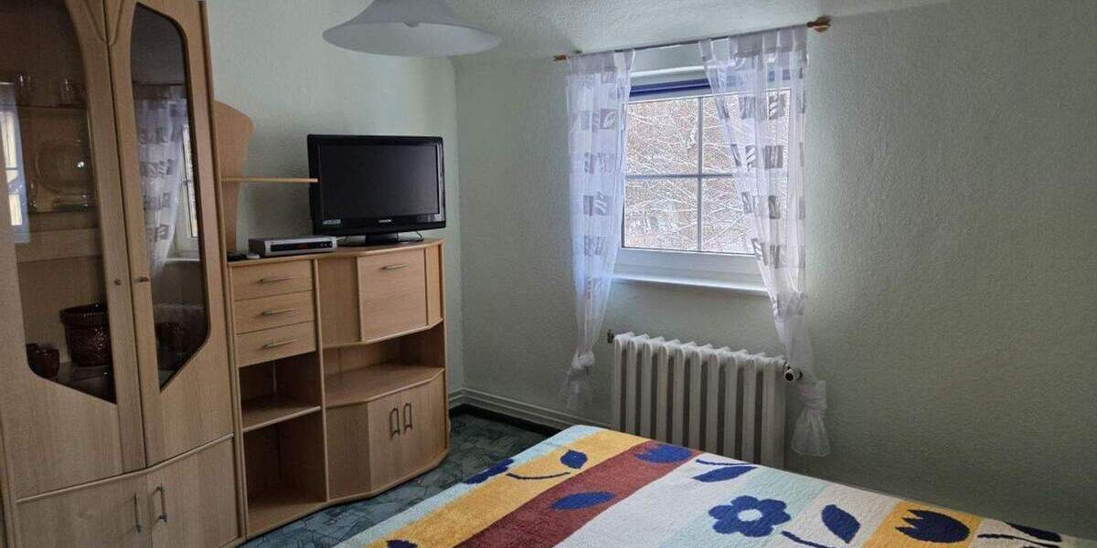 DHH - Haus auf super Grundstück - inkl. Ferienbungalow - ruhige und beliebte Lage 4 zimmer