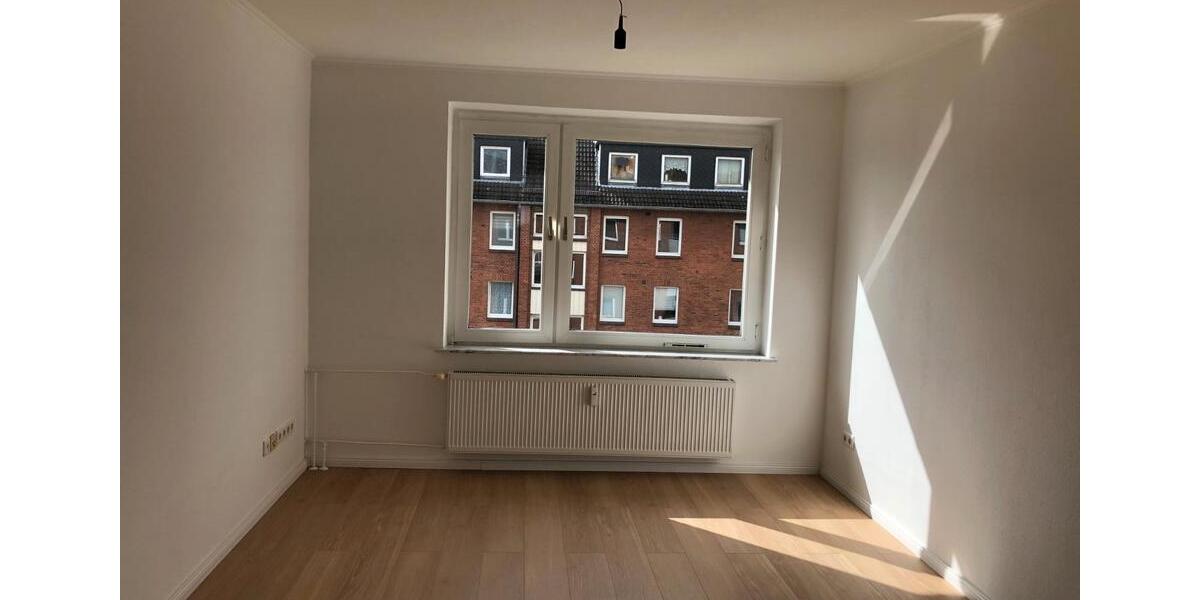 Etagenwohnung Husum - 3.5 Zimmer, 83 m&sup2;, 800&euro; | Angebot:26527470