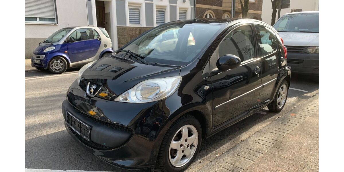 Peugeot 107 125.000 km 1.999 &euro; Bergisch Gladbach 51465
