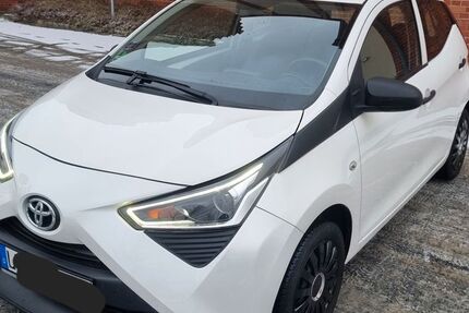 Toyota Aygo (X) 81.650 km 7.990 &euro; Berlin 12489