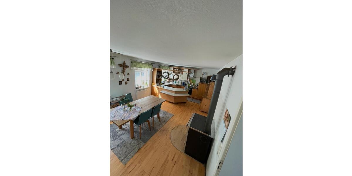 Reihenhaus Waldsassen - 9 Zimmer, 132 m&sup2;, 179.000&euro; | Angebot:27007115
