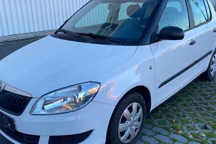 Skoda Fabia 142.493 km 2.990 € Berlin 14167