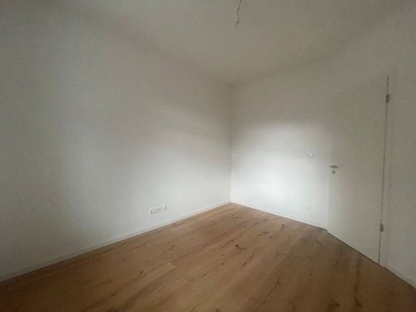 Großzügig Wohnen in hochwertig sanierter Etage im Zentrum von FalkensteinV. 5 zimmer