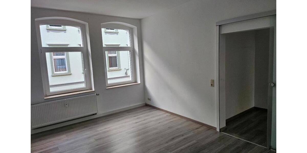 Etagenwohnung Greiz - 2 Zimmer, 77 m&sup2;, 440&euro; | Angebot:24842532