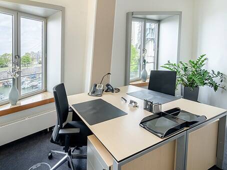 Flexible Büroräume und Arbeitsplätze im beliebten Medienhafen - All-in-Miete