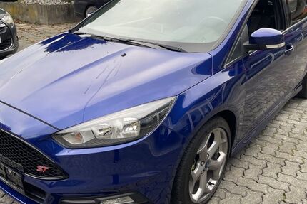 Ford Focus 89.000 km 14.999 € Freudenberg 57258