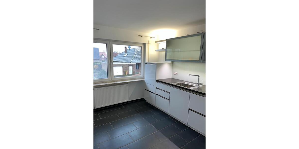 3-Zimmer-Wohnung 77 m² mit Balkon, Einbauküche & Stellplatz 3 zimmer