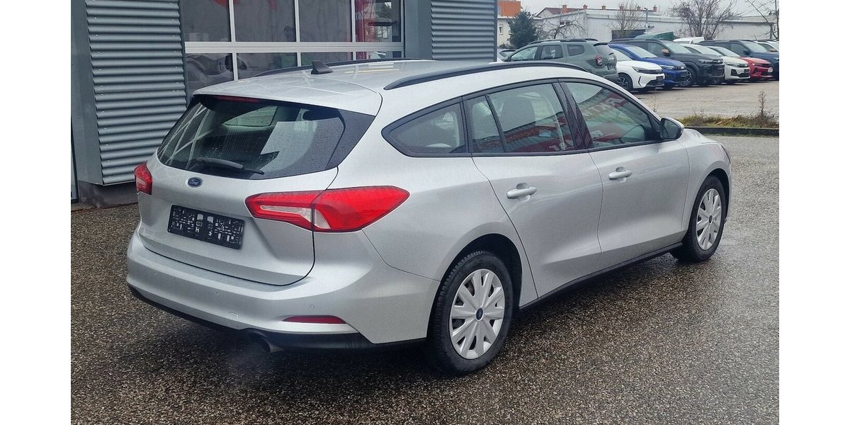 Ford Focus 1.0 EcoBoot Trend 52.000 km 14.799 &euro; Landau 76829