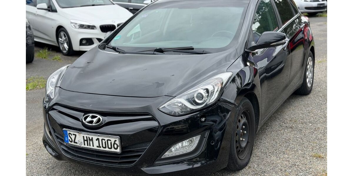 Hyundai i30 299.000 km 2.990 &euro; Salzgitter 38229