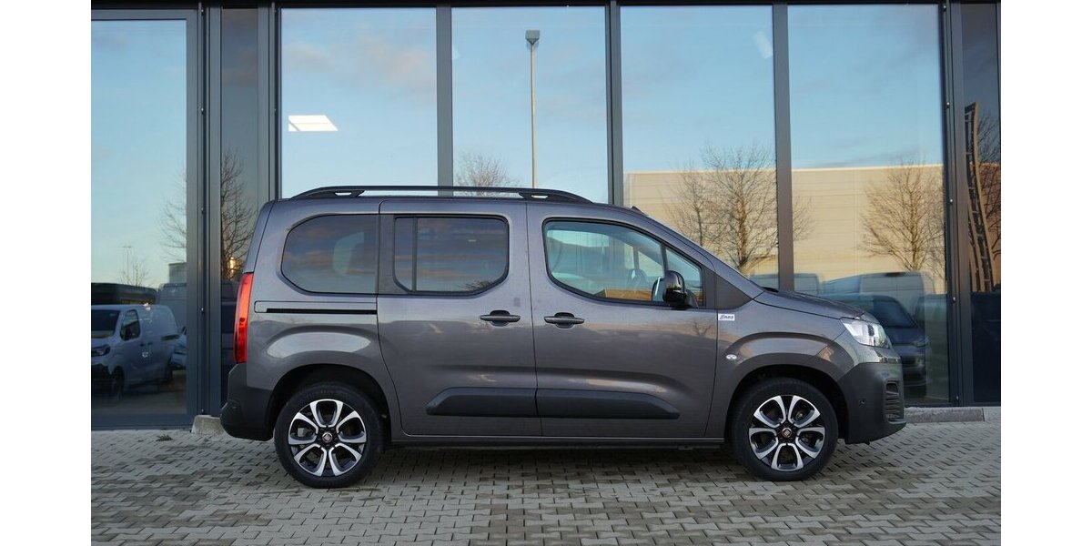Fiat Doblo Kombi 1.5 130 AT / 10-Zoll Navi + AHK 39.814 km 23.503 &euro; Münchenbernsdorf 07589