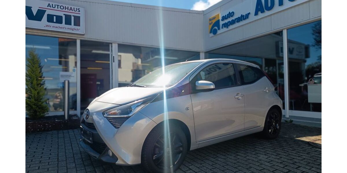 Toyota Aygo (X) 46.452 km 12.290 &euro; Geisfeld 54413