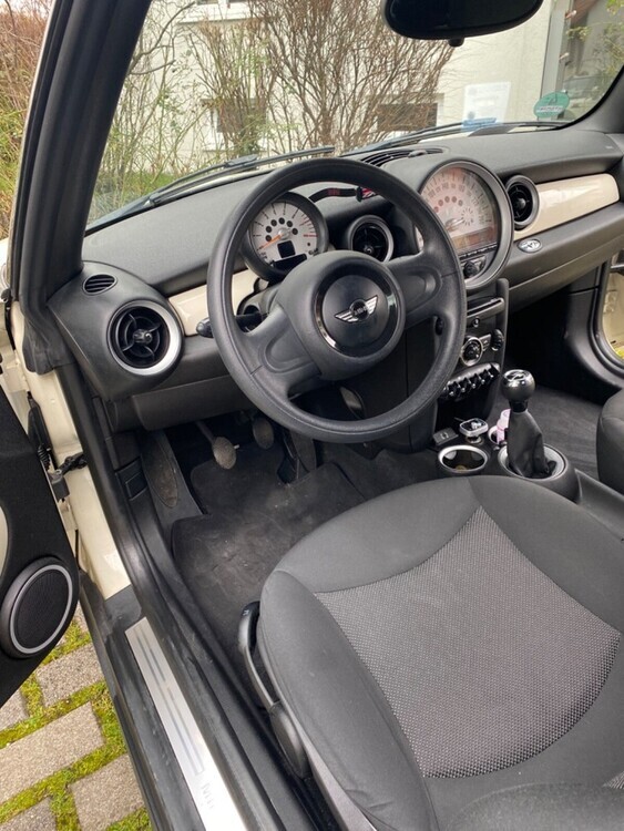 Mini one cabrio 135.000 km 11.000 € Unterensingen 72669