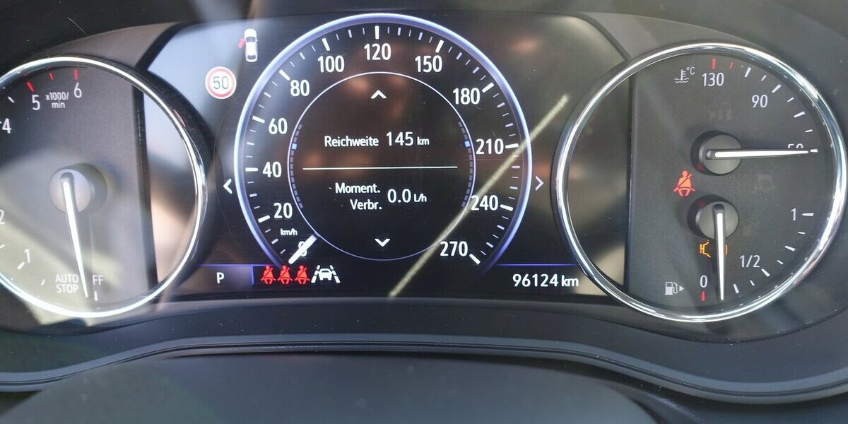 Opel Insignia Elegance Navi PDC Kamera Memory LED eGHSD 96.200 km 19.950 &euro; Neumarkt/OPf 92318