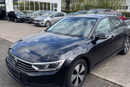 VW Passat 185.000 km 8.999 &euro; Detmold 32758