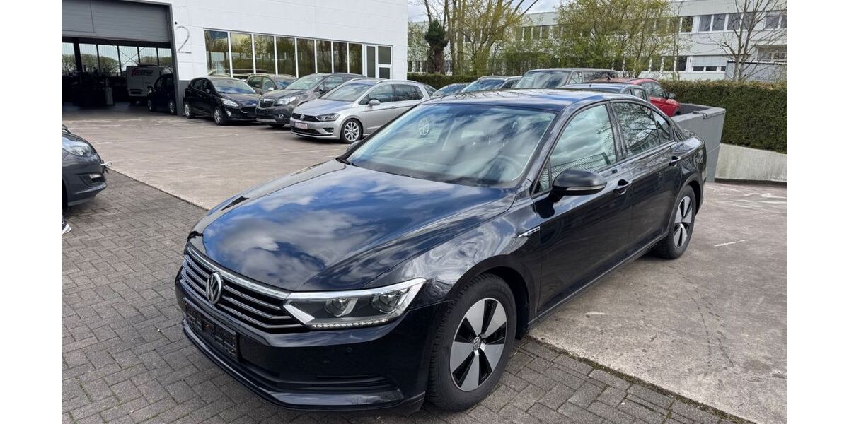 VW Passat 185.000 km 8.999 &euro; Detmold 32758