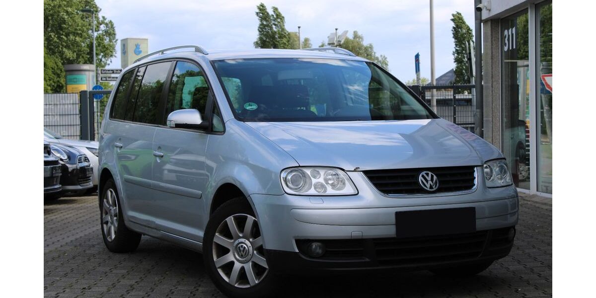 VW Touran 149.827 km 3.999 &euro; Düsseldorf 40625