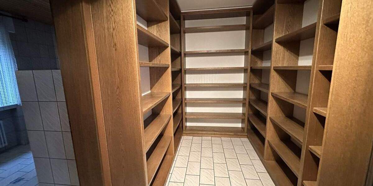 Einfamilienhaus Steinheim - 6 Zimmer, 262 m&sup2;, 299.000&euro; | Angebot:25821934