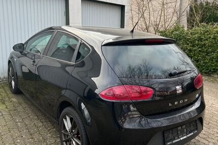 Seat Leon 158.000 km 5.400 &euro; Paderborn 33102